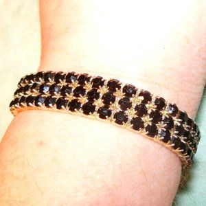 VTG Stretch Black Faceted Crystals on a REALLY SILVER TONED Bracelet!  SUPER!